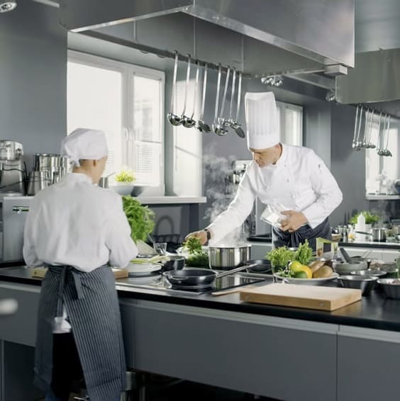 MANIPULADOR DE ALIMENTOS · ALTO RIESGO